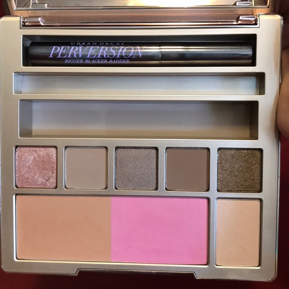 LIMITED EDITION Naked on the Run palette - Picture 2 of 3